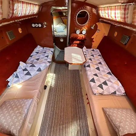 Botel Na Jachcie Ada2 W Swinoujsciu Świnoujście