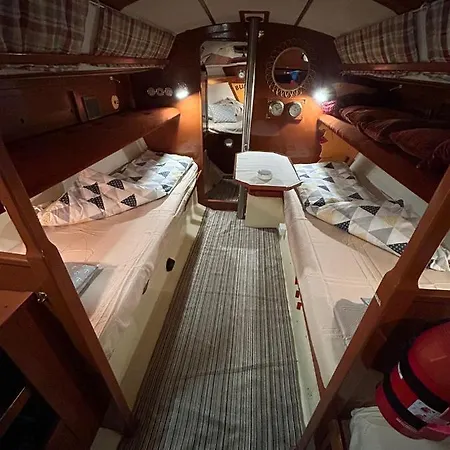 Botel Na Jachcie Ada2 W Swinoujsciu Świnoujście