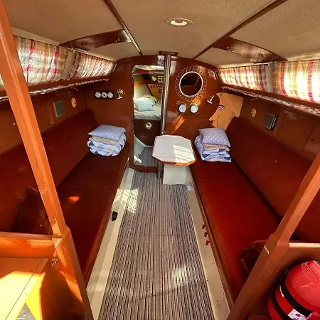 Botel Na Jachcie Ada2 W Swinoujsciu Swinoujscie
